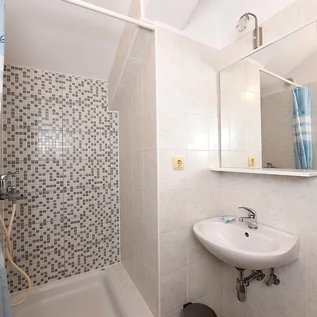 Baric בית הארחה זאדאר